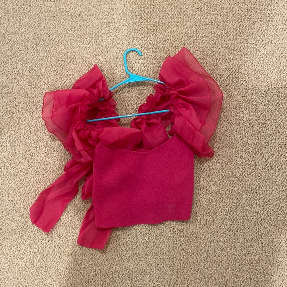 cute pic ruffle top!